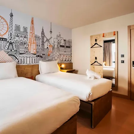 Easyhotel Madrid Alcala Exterior photo