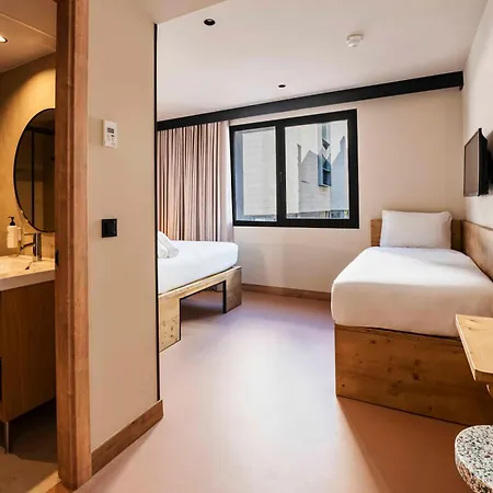 Easyhotel Madrid Alcala Exterior photo