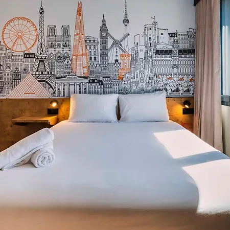 Easyhotel Madrid Alcala Exterior photo