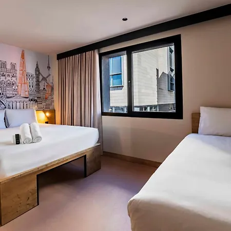 Easyhotel Madrid Alcala Exterior photo