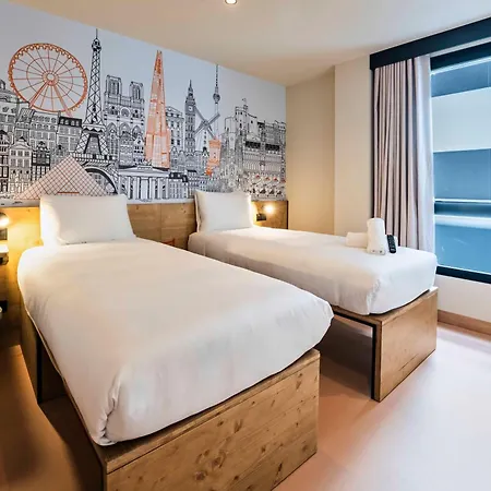 Easyhotel Madrid Alcala Exterior photo